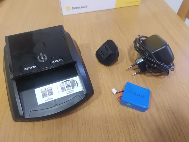 Rilevatore banconote false Detectalia con batteria