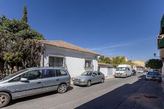 Terreno en venta en Avda. De los Ogíjares en Armilla