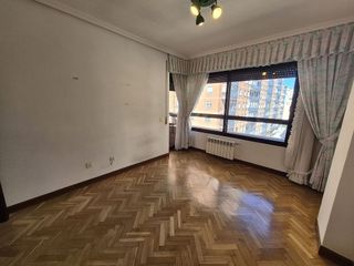 Piso en venta en Pº Zorrilla - Cuatro de Marzo en Valladolid