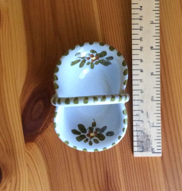 Cestino in ceramica bianco con decori verdi