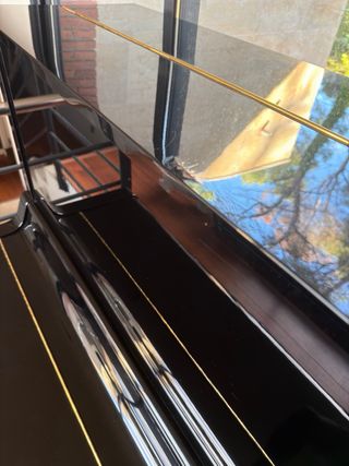 Piano Yamaha Negro Brillante sin cola 