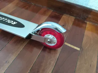 Patinete Rollerball plateado