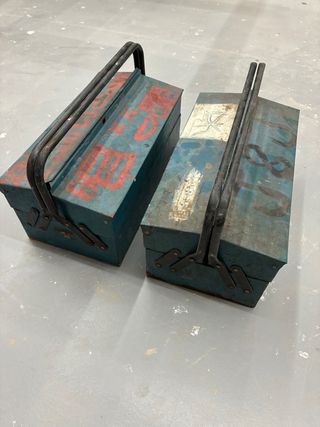 Cajas de herramientas metálicas vintage
