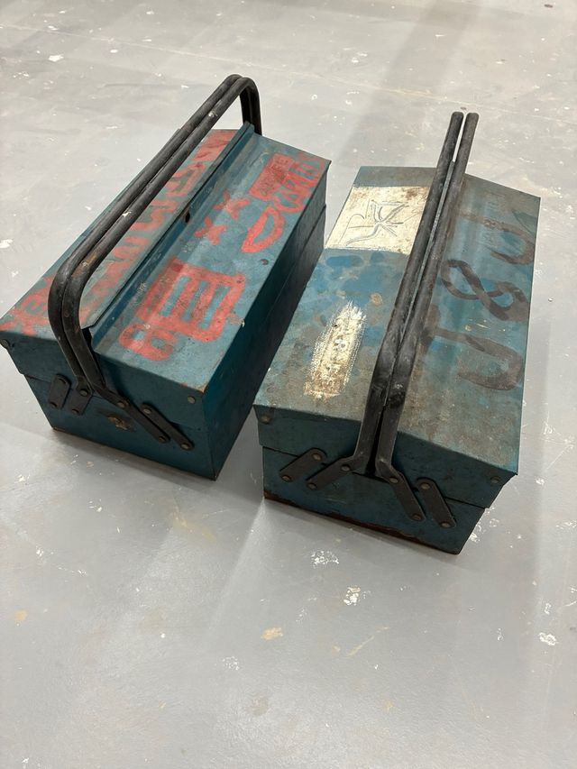 Cajas de herramientas metálicas vintage