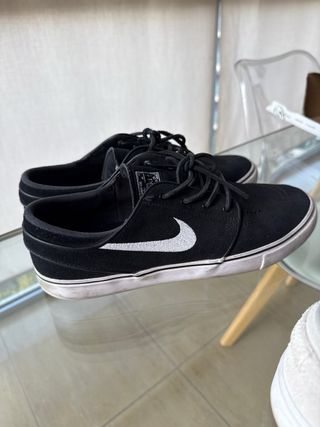 Zapatillas Nike Stefan Janoski Negras y Blancas