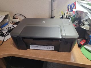 Impresora HP Deskjet 1050 Multifunción Gris