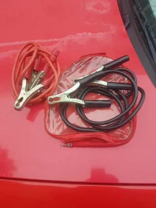 Pinzas para cargar batería de coche
