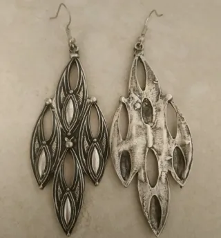 Orecchini pendenti simil rombo color argento