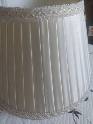 Pantalla de lámpara plisada beige  dispongo de dos