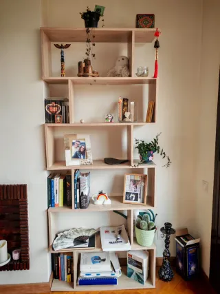 Estante para libros de madera moderna