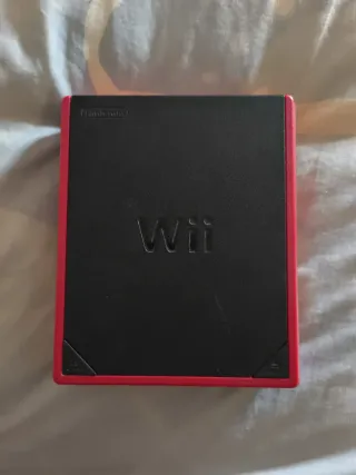Consola Nintendo Wii Mini Negra y Roja