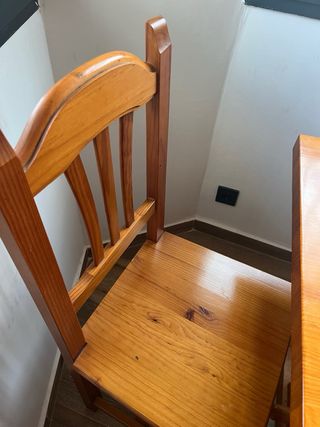 Mesa de comedor de madera + Sillas