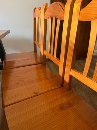 Mesa de comedor de madera + Sillas