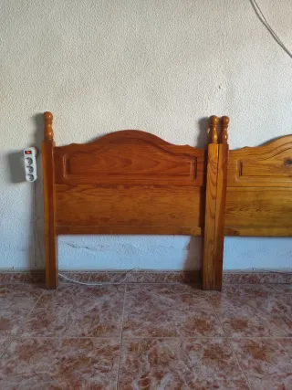 2 Cabeceros de madera marrón