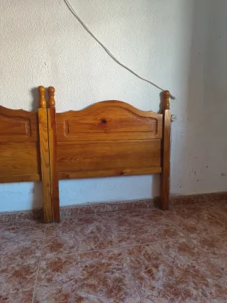 2 Cabeceros de madera marrón