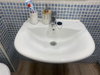 Lavabo Blanco  Marca ROCA 
recoger mañana