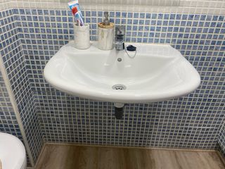 Lavabo Blanco  Marca ROCA 
recoger mañana