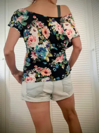 Camiseta floral manga corta