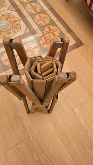 Mesa auxiliar plegable de madera y metal