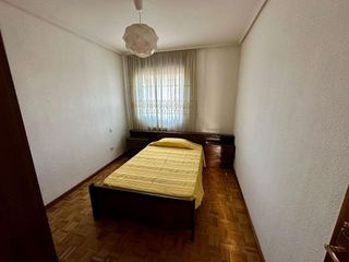 Piso en alquiler en Plaza España - Villa Pilar - Reyes Católicos - Vadillos en Burgos