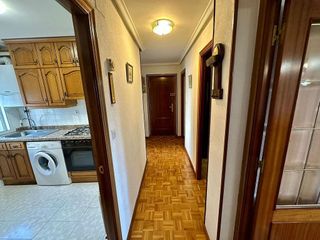 Piso en alquiler en Plaza España - Villa Pilar - Reyes Católicos - Vadillos en Burgos