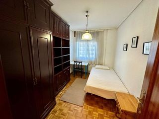 Piso en alquiler en Plaza España - Villa Pilar - Reyes Católicos - Vadillos en Burgos
