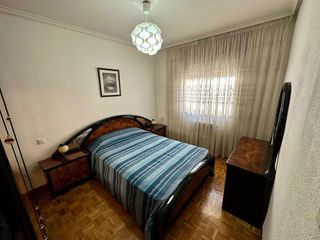 Piso en alquiler en Plaza España - Villa Pilar - Reyes Católicos - Vadillos en Burgos