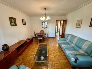 Piso en alquiler en Plaza España - Villa Pilar - Reyes Católicos - Vadillos en Burgos