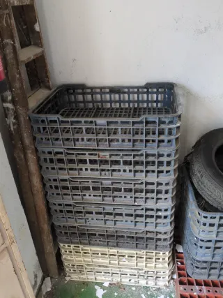 Cestas de plástico industriales apilables x30aprox