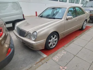 Mercedes-Benz Clase E año 2000