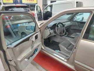 Mercedes-Benz Clase E año 2000