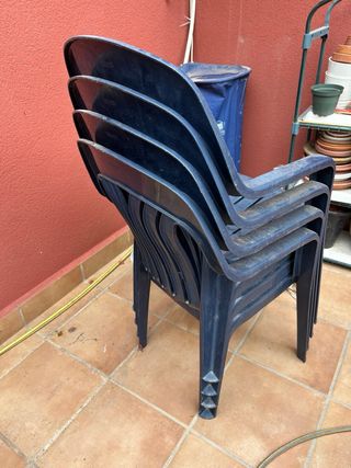 4 Sillas de Plástico Apilables