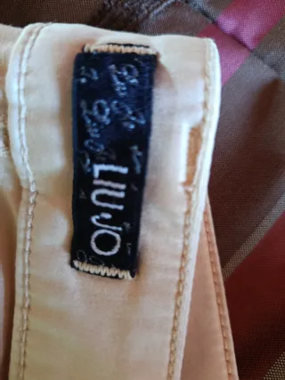 Pantalón Liu Jo beige con cremalleras