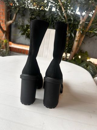 Botines calcetín tacón plataforma goma negros
