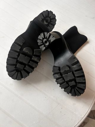 Botines calcetín tacón plataforma goma negros
