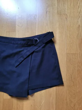 Falda-pantalón negra Stradivarius