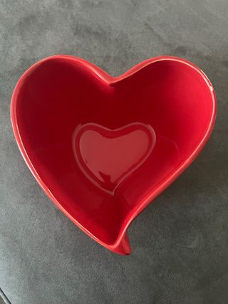 Ciotola Rossa a Forma di Cuore