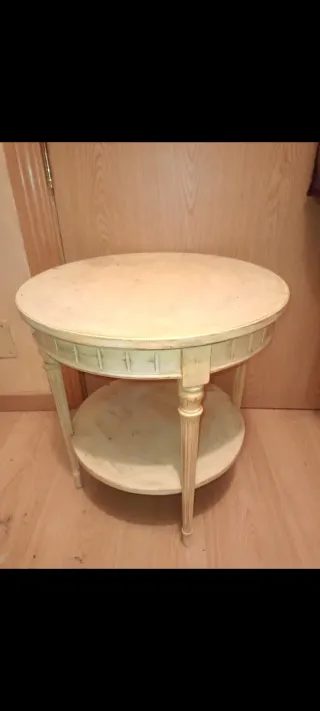 Mesa auxiliar redonda de madera