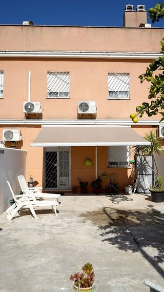 Casa adosada en venta en Montequinto en Dos Hermanas