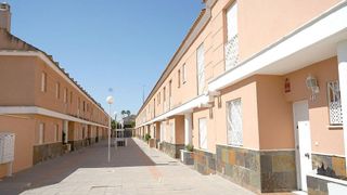 Casa adosada en venta en Montequinto en Dos Hermanas