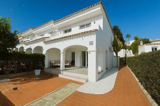 Casa pareada en venta en Alcorrín en Manilva