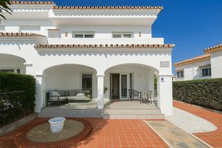 Casa pareada en venta en Alcorrín en Manilva