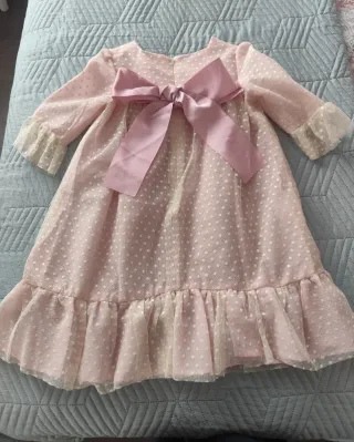 2 Vestidos t. 4 y t.10. 20 e cada 

uno con diade