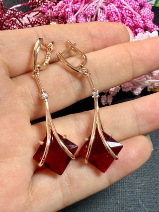 Pendientes oro rosa circonita roja