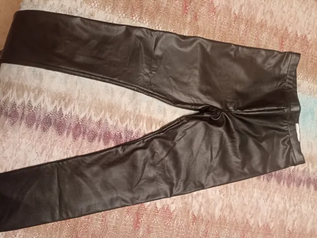 Leggings efecto piel negros. 13-14 años