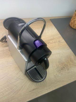 Cafetera Nespresso DeLonghi Cápsulas