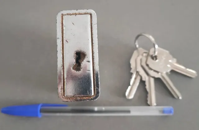 Candado Lince con 4 llaves.