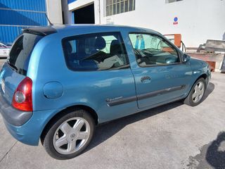 Renault Clio 2003