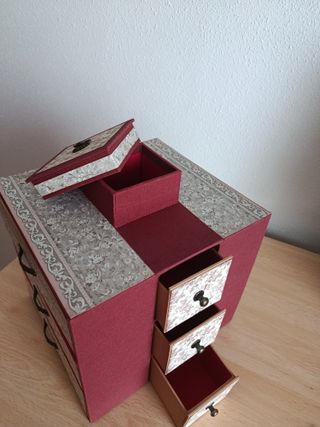 Costurero o joyero multicajones hecho a mano