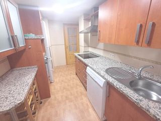 Piso en alquiler en Ciudad Jardín - Zoco en Córdoba